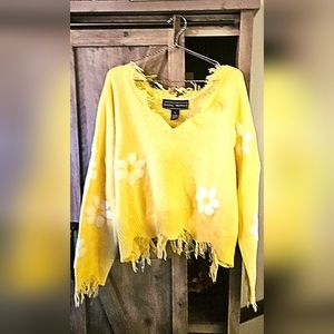 Polly & Esther Distressed Hem Daisy Knit Sweater